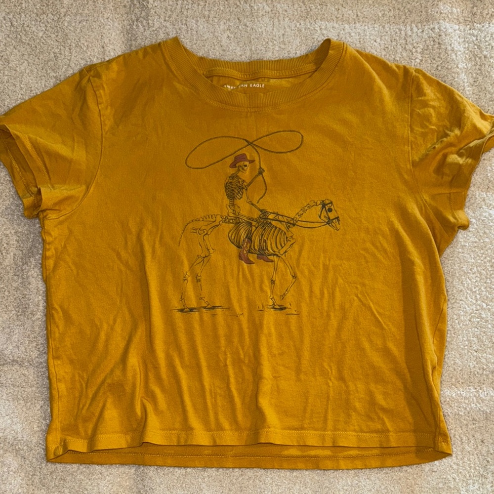 American Eagle Outfitters Yellow Short Sleeve Tee